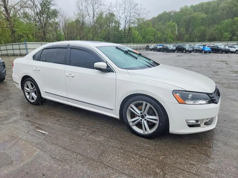 2013 VOLKSWAGEN PASSAT SEL  