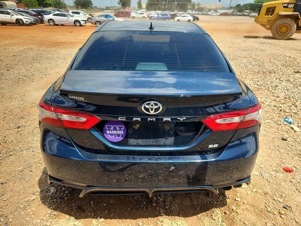 2019 TOYOTA CAMRY SE  