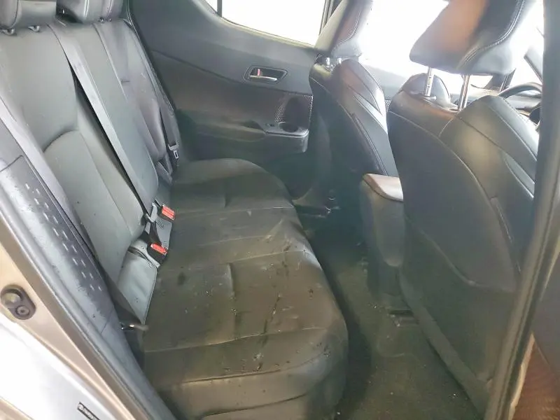 2019 TOYOTA C-HR XLE  