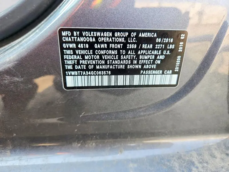 2016 VOLKSWAGEN PASSAT SE  