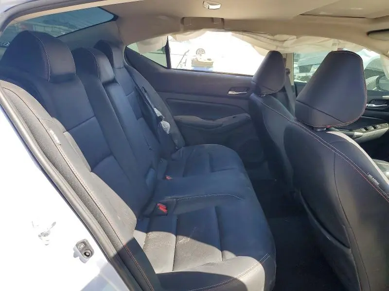 2024 NISSAN ALTIMA SR  