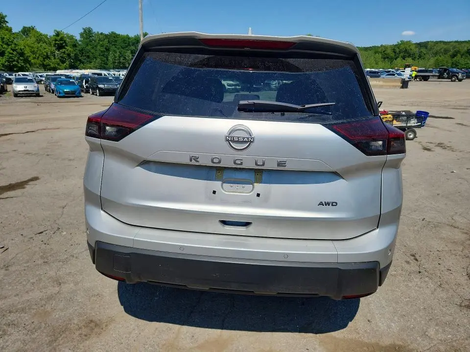 2025 NISSAN ROGUE SV  