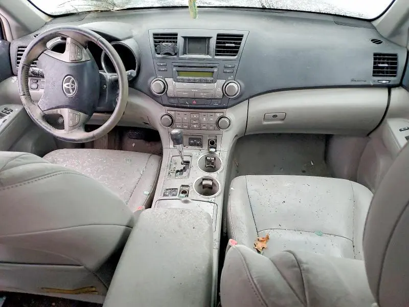 2010 TOYOTA HIGHLANDER SE  