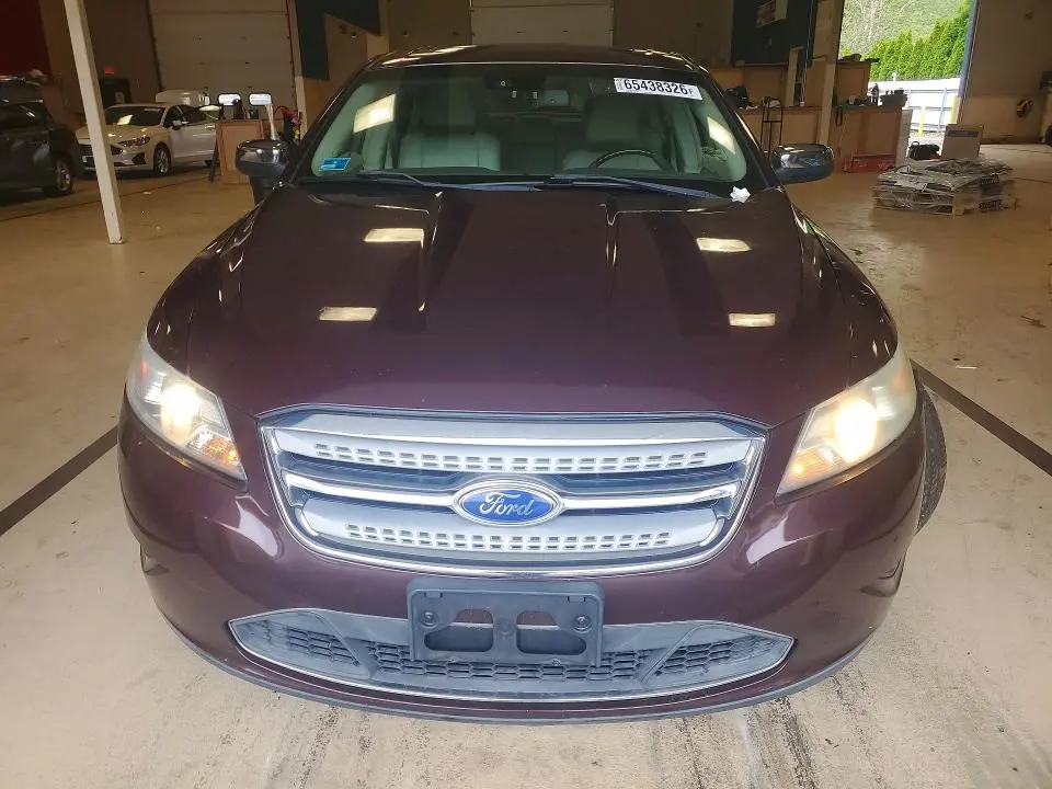 2011 FORD TAURUS LIMITED  