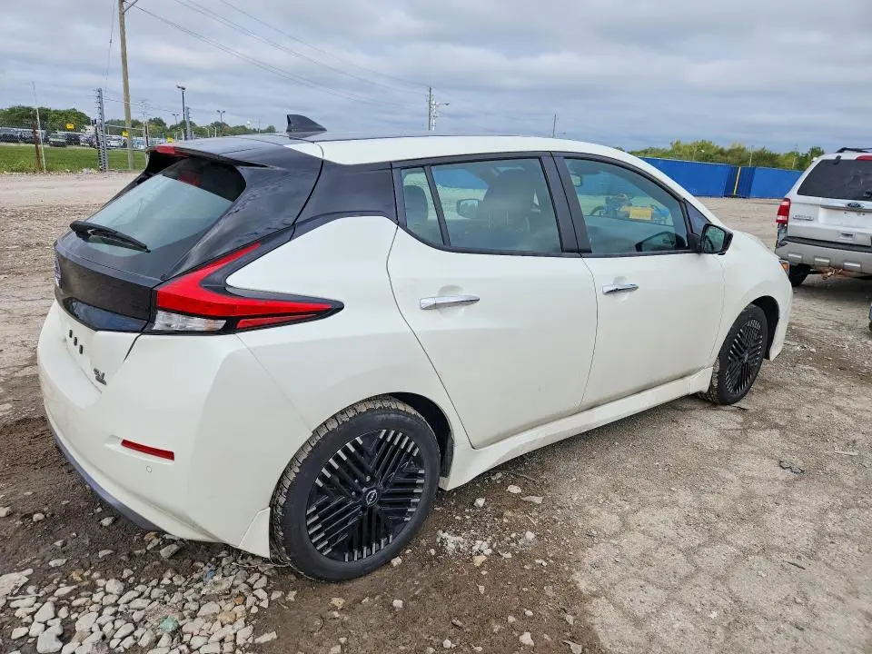2023 NISSAN LEAF SV PLUS  