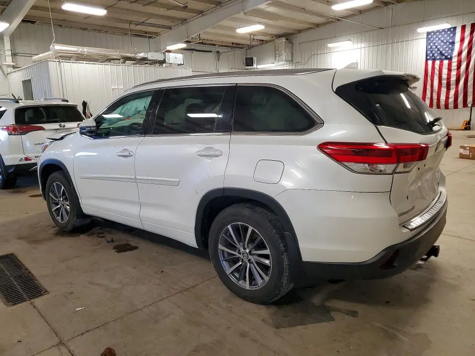 2018 TOYOTA HIGHLANDER XLE  