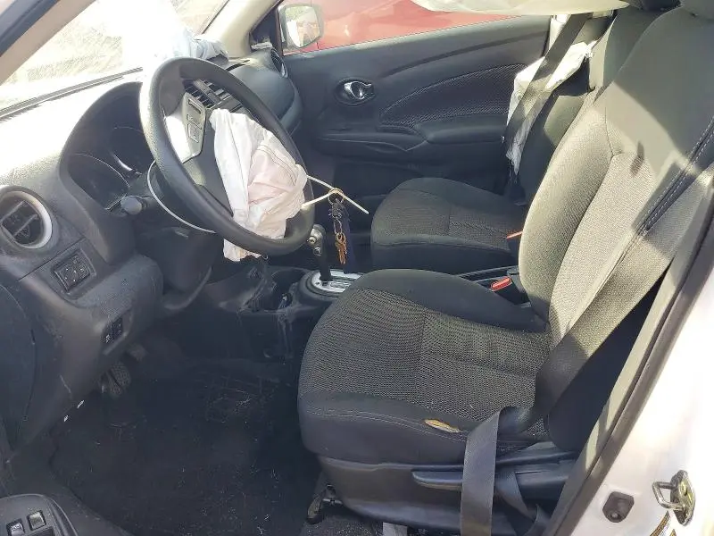 2019 NISSAN VERSA SV  