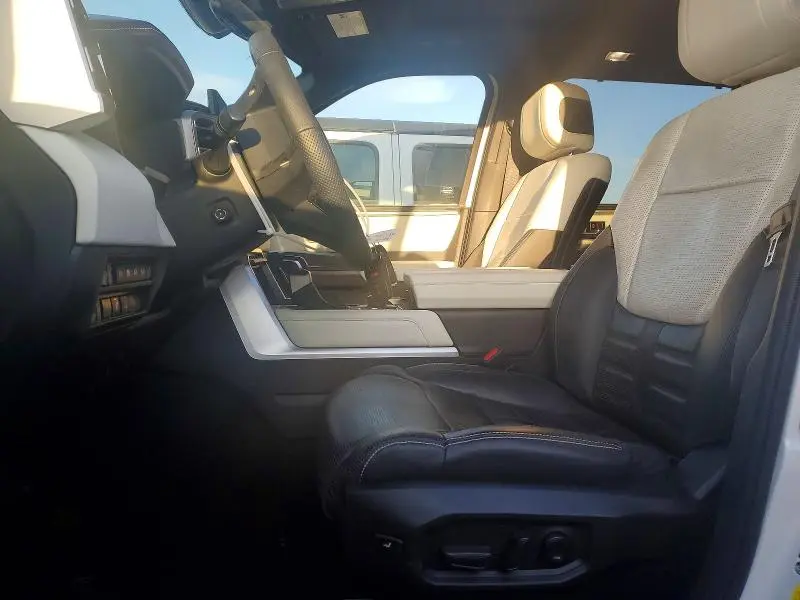 2023 TOYOTA SEQUOIA SR5  