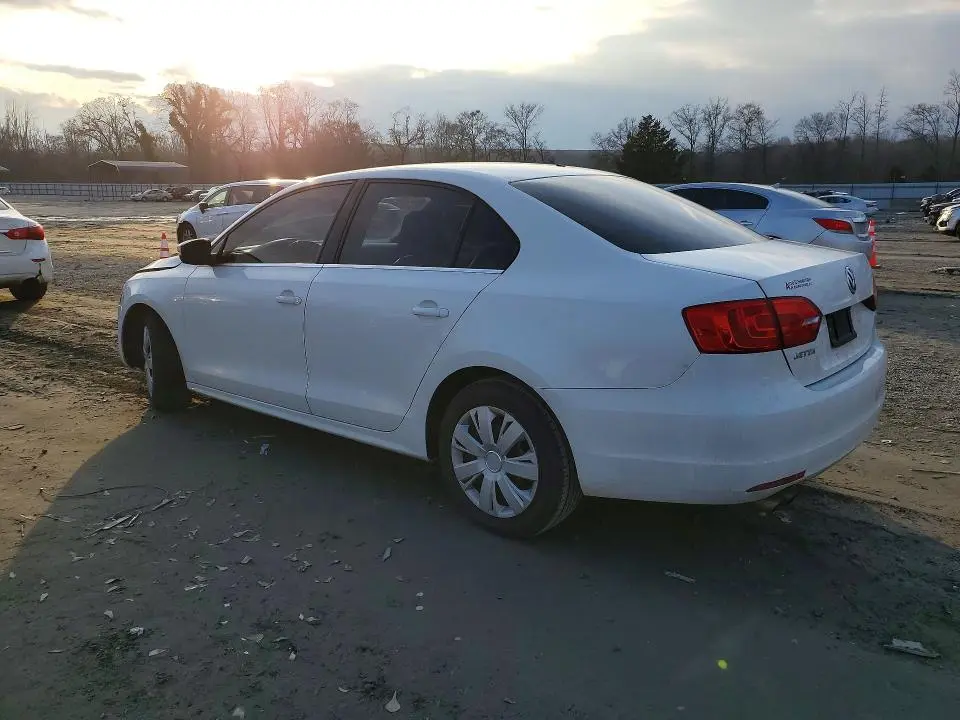 2013 VOLKSWAGEN JETTA SE  