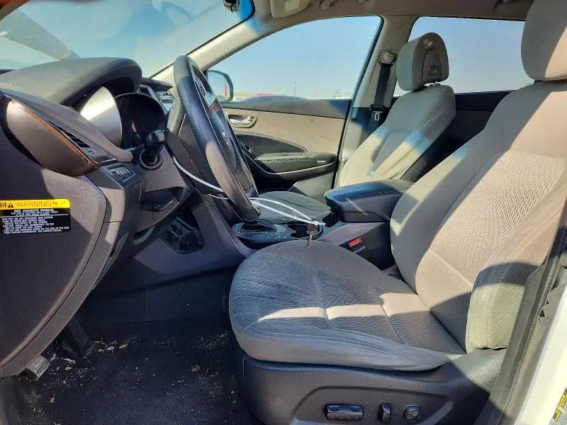 2017 HYUNDAI SANTA FE SE  