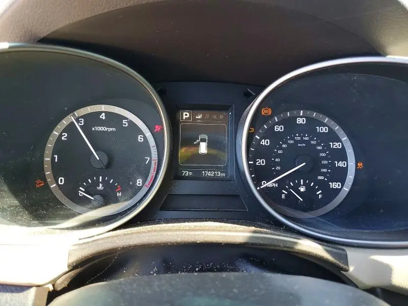 2017 HYUNDAI SANTA FE SE  