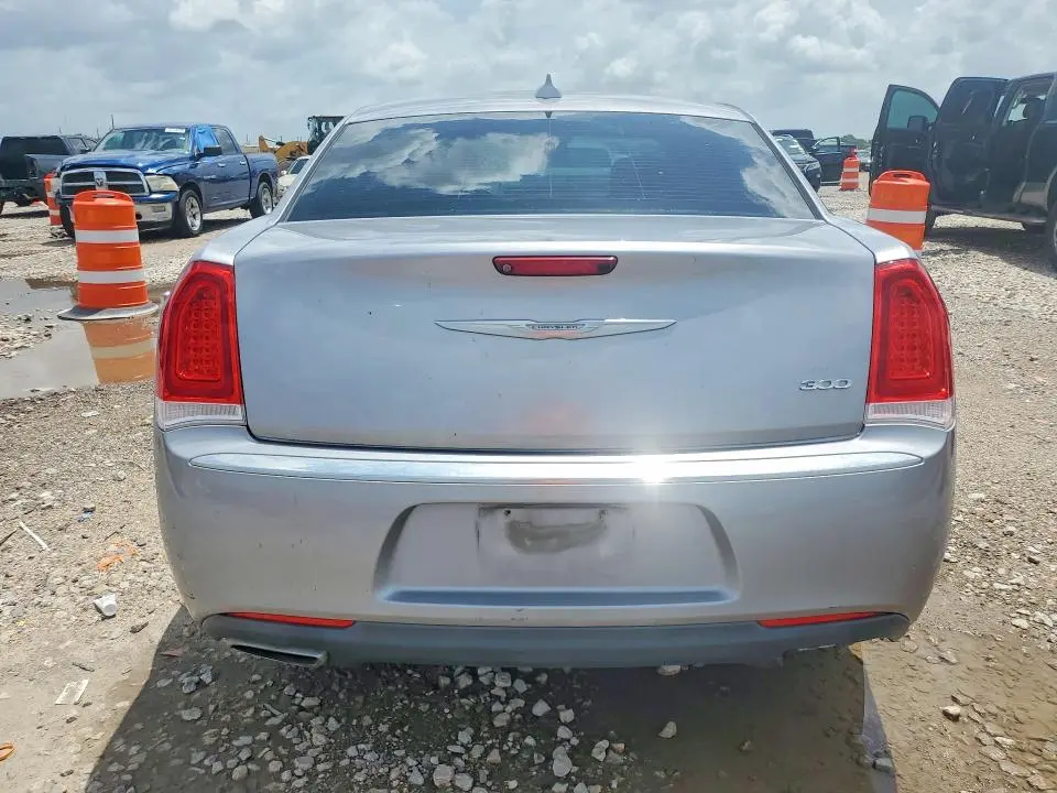 2017 CHRYSLER 300 LIMITED  