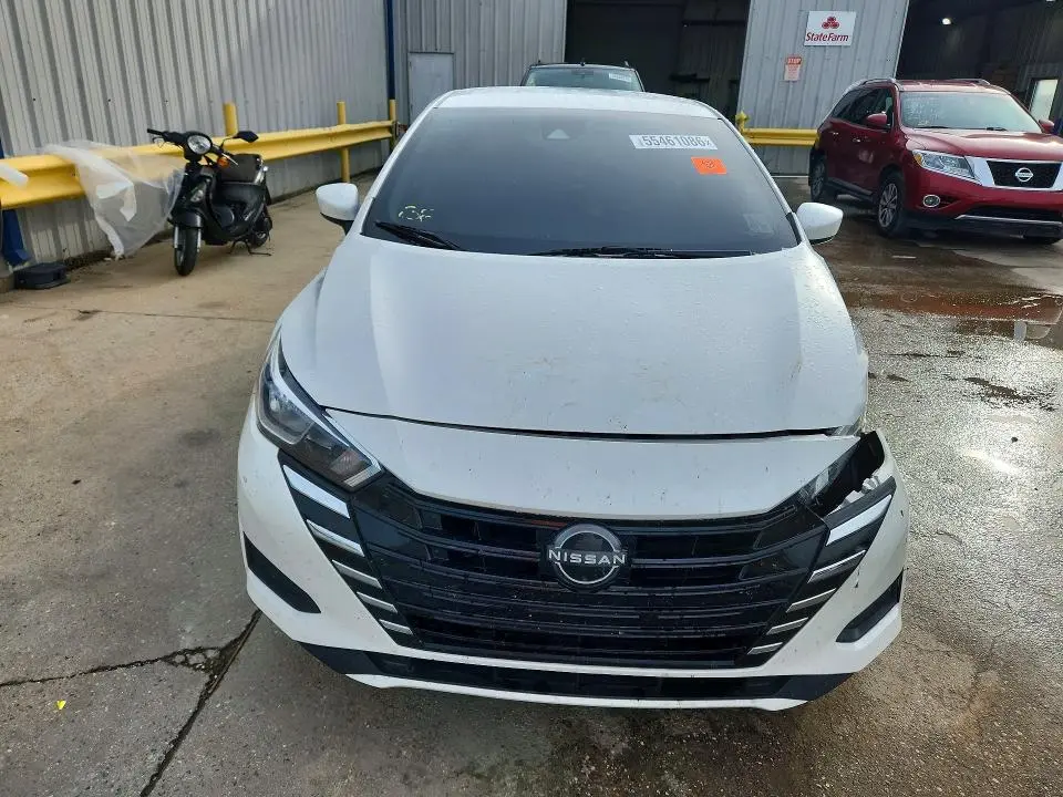 2024 NISSAN VERSA SV  