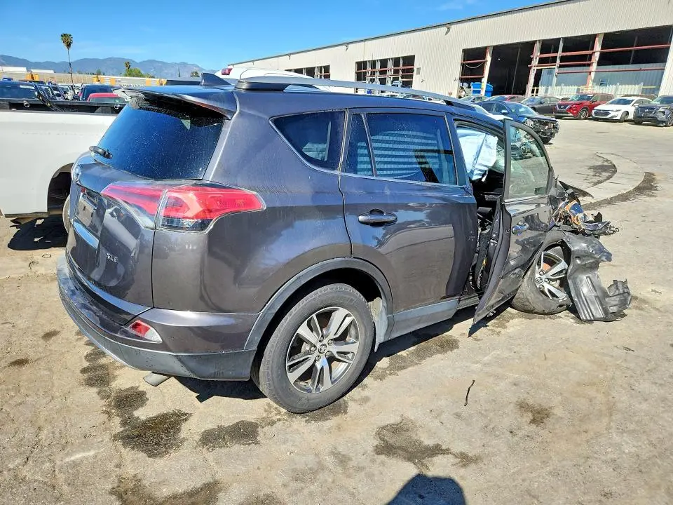 2017 TOYOTA RAV4 XLE  