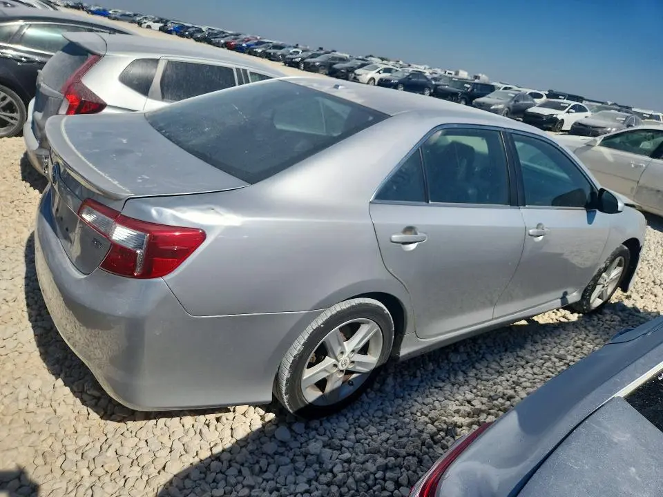 2012 TOYOTA CAMRY SE  