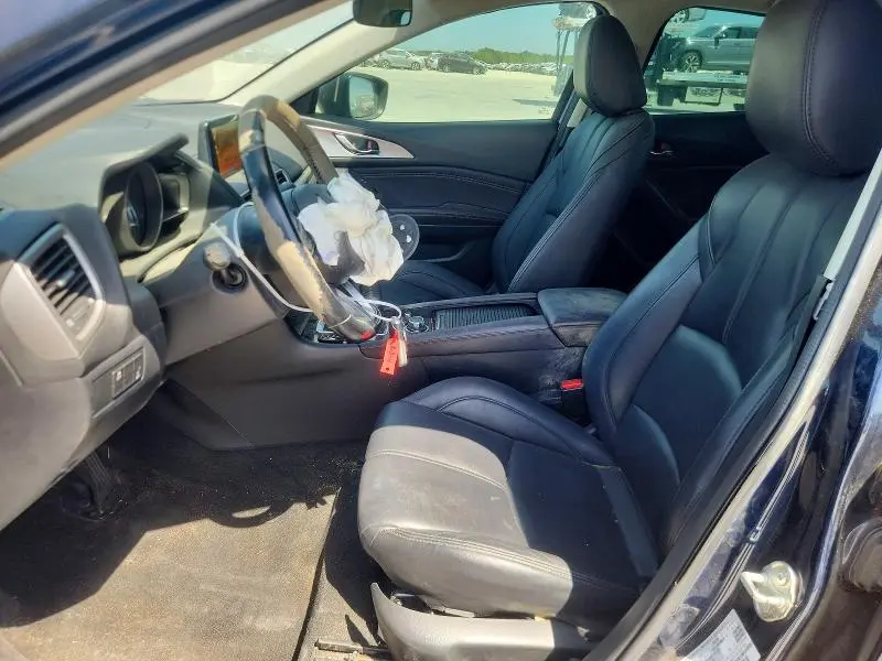 2018 MAZDA 3 TOURING  