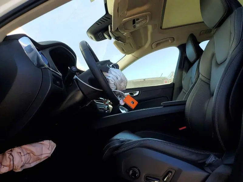 2025 VOLVO XC60 ULTRA  