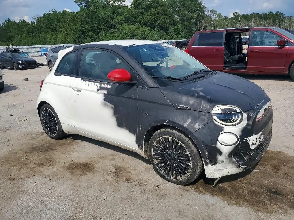 2024 FIAT 500 E RED  