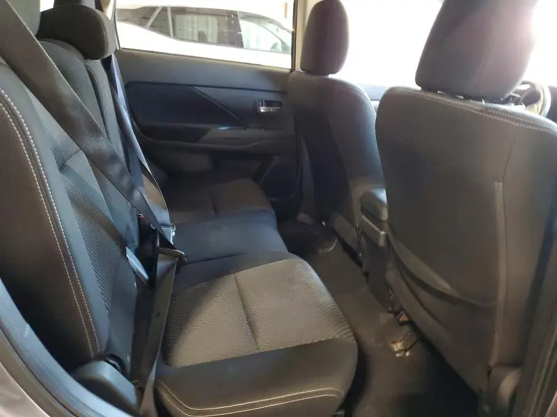 2018 MITSUBISHI OUTLANDER SE  