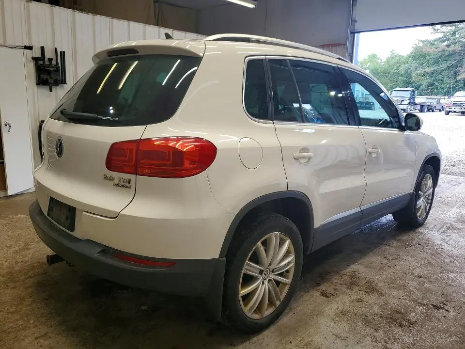 2014 VOLKSWAGEN TIGUAN S  