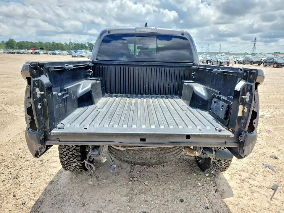 2021 TOYOTA TACOMA SR5 V6  