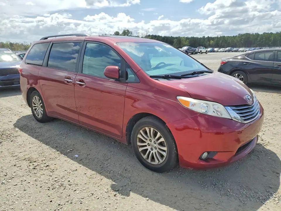 2015 TOYOTA SIENNA   