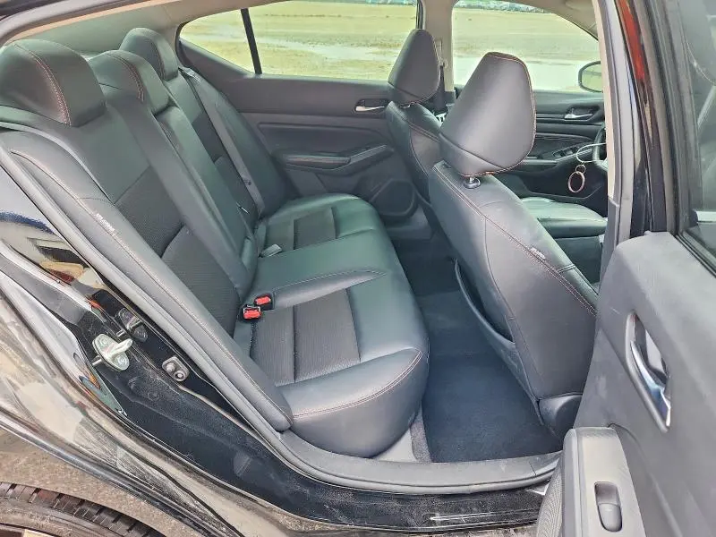 2021 NISSAN ALTIMA SR  