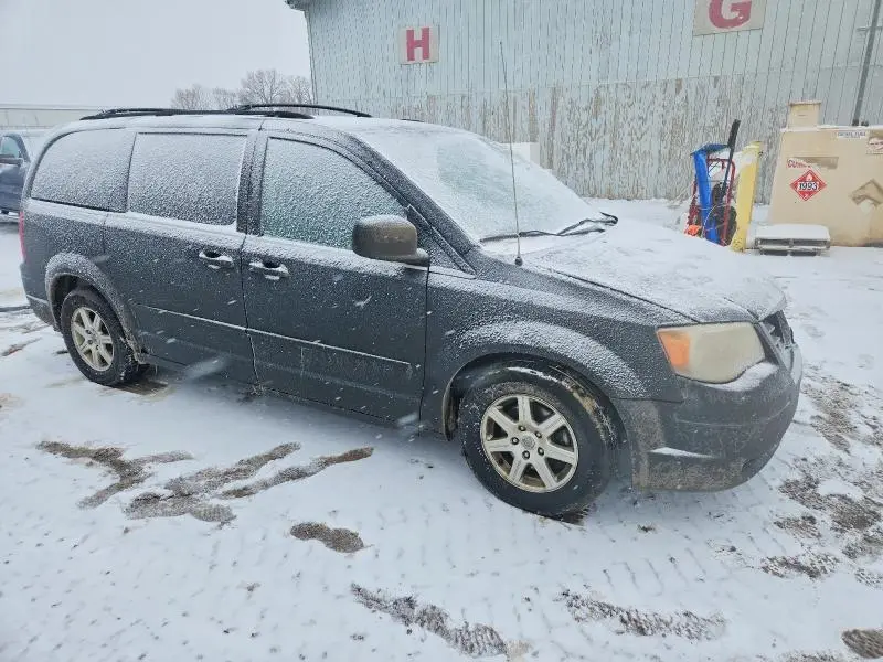 2010 CHRYSLER TOWN & COUNTRY LX  