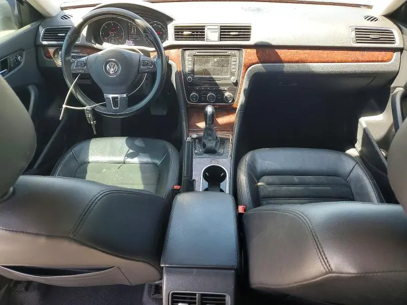 2013 VOLKSWAGEN PASSAT   