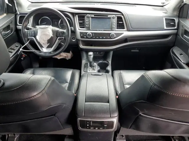 2019 TOYOTA HIGHLANDER SE  