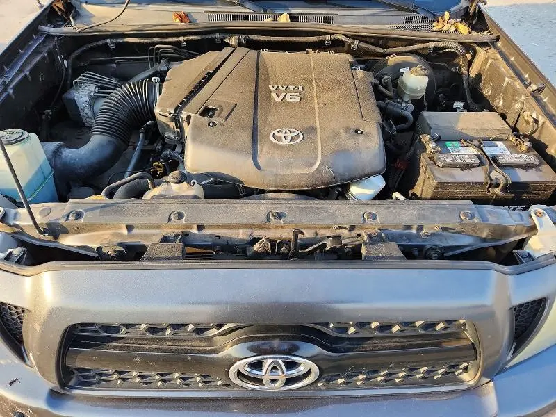 2011 TOYOTA TACOMA V6  