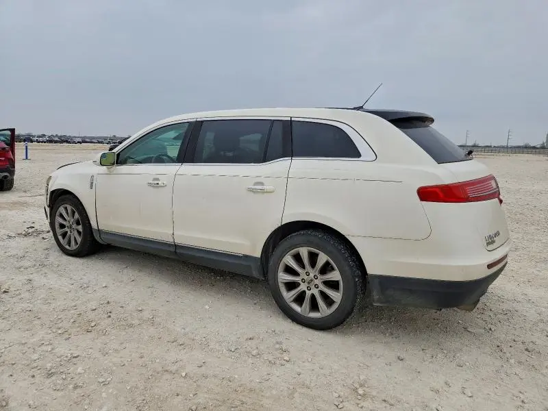 2013 LINCOLN MKT   