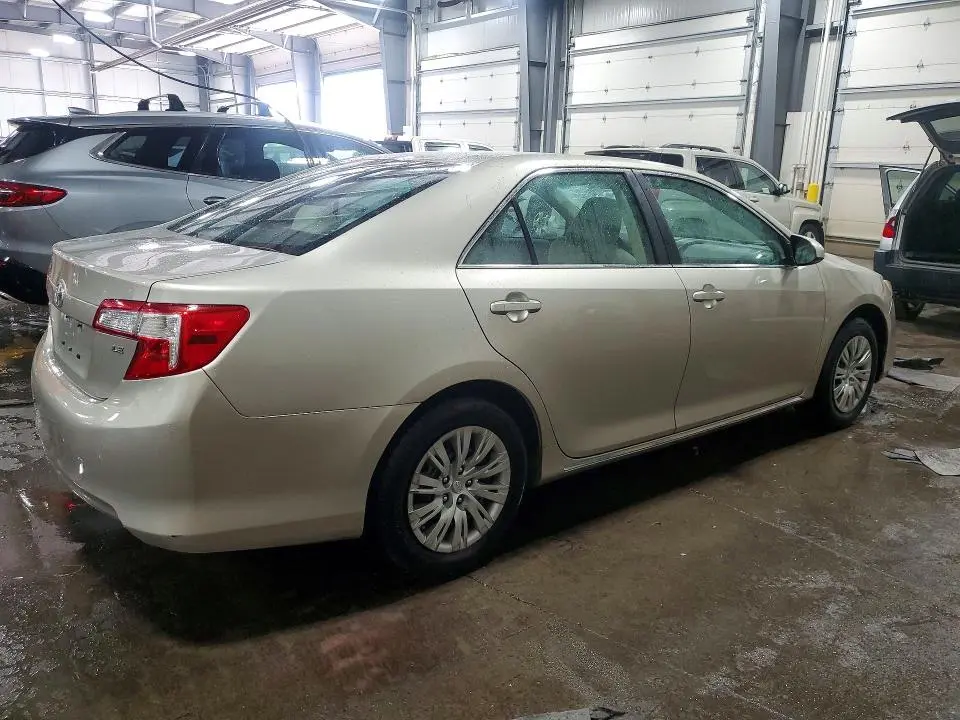 2014 TOYOTA CAMRY LE  