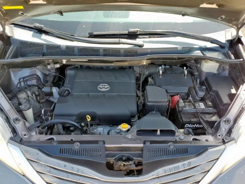 2014 TOYOTA SIENNA XLE  