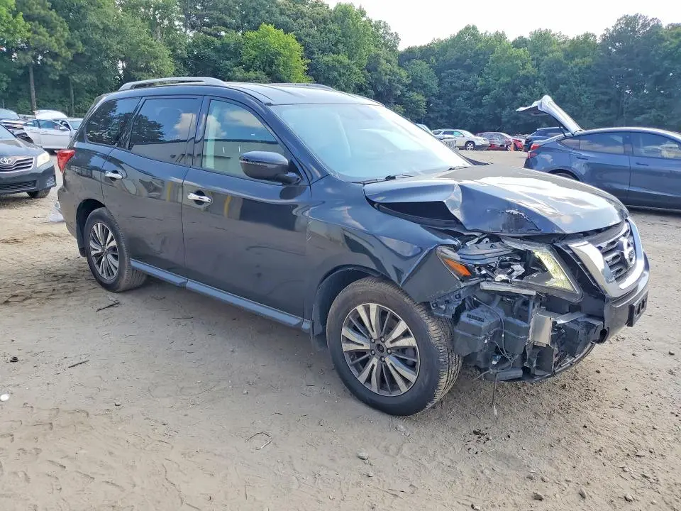2017 NISSAN PATHFINDER SV  