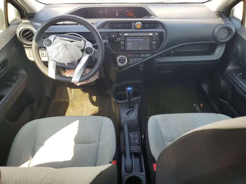 2016 TOYOTA PRIUS C   