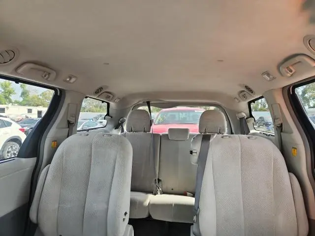2011 TOYOTA SIENNA LE  