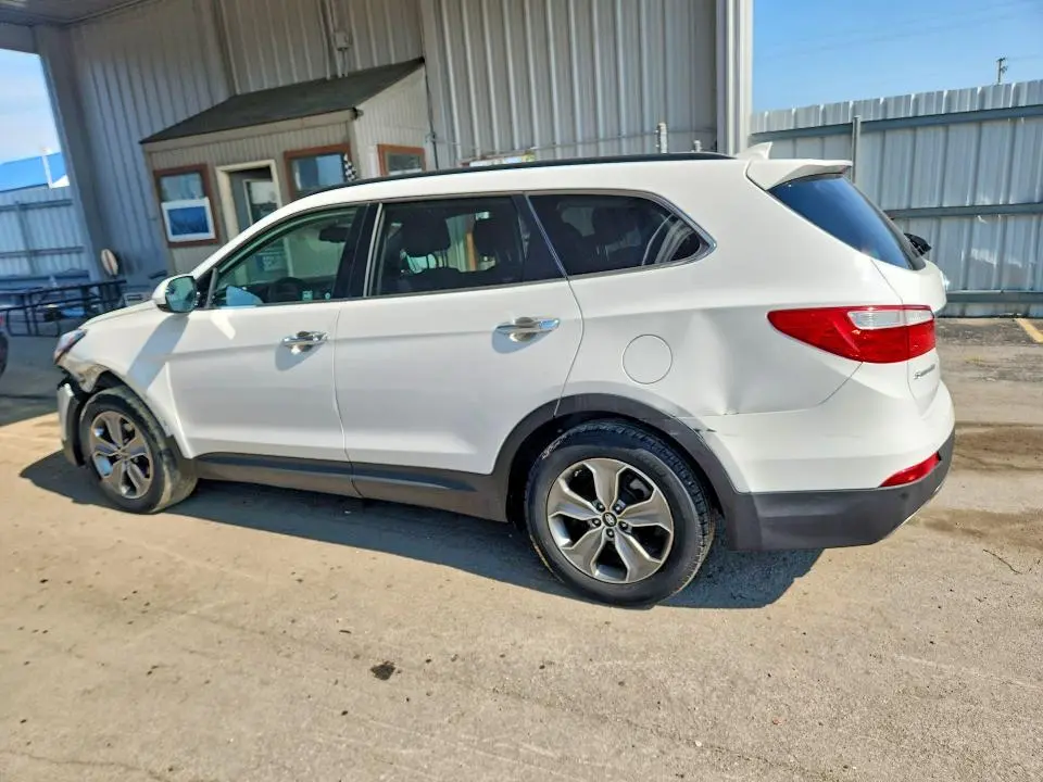 2016 HYUNDAI SANTA FE SE  