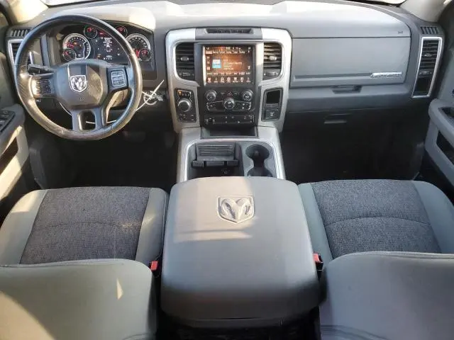 2016 RAM 1500 SLT  