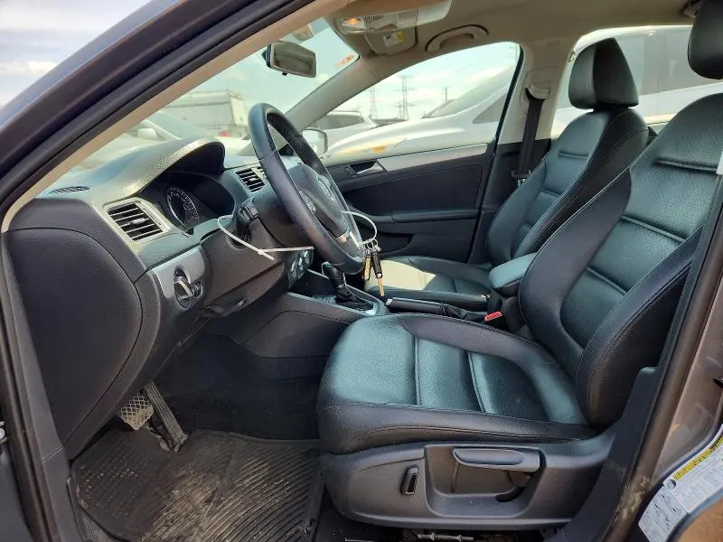 2013 VOLKSWAGEN JETTA SE  