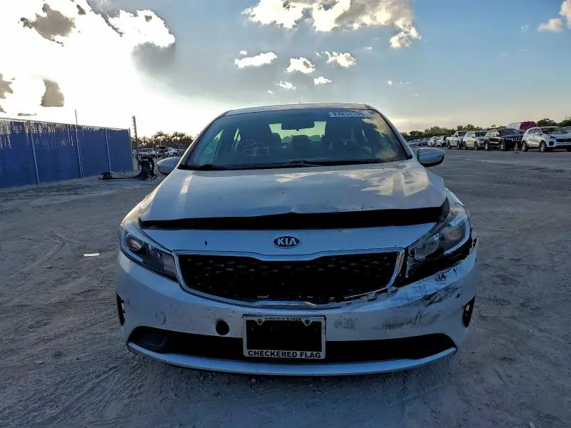 2017 KIA FORTE LX  