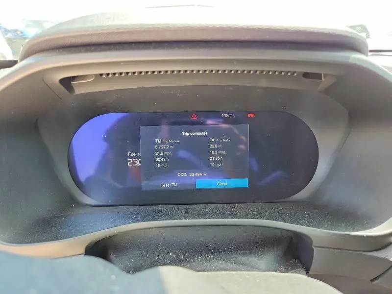 2025 VOLVO XC40   
