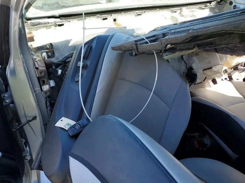 2018 TOYOTA PRIUS FOUR TOURING  