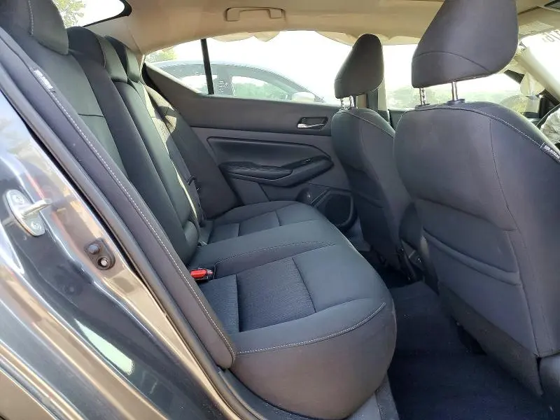 2021 NISSAN ALTIMA SV  