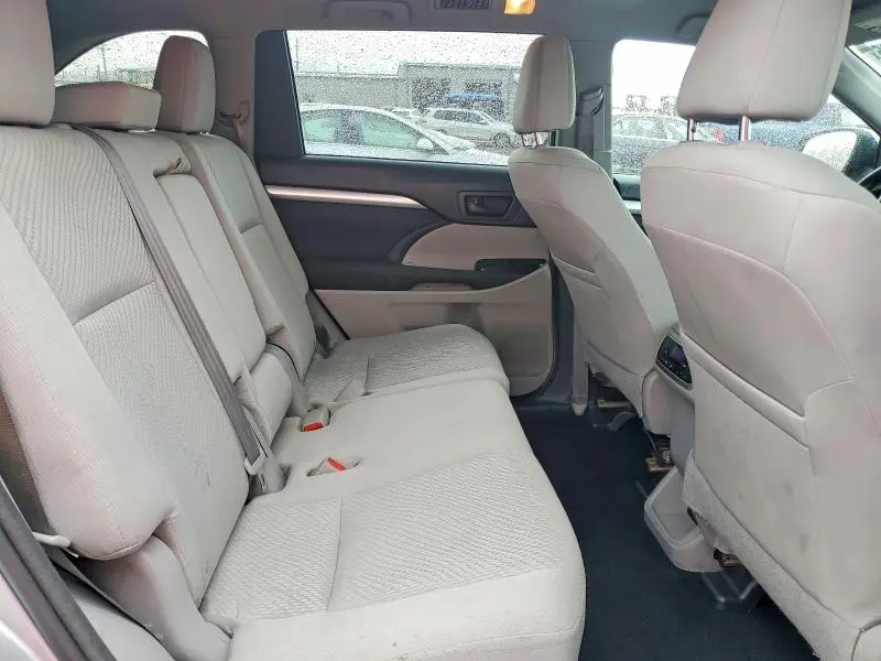 2015 TOYOTA HIGHLANDER LE  