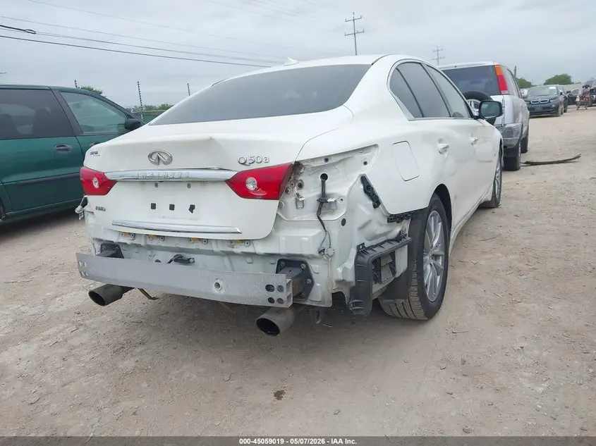 2015 INFINITI Q50  