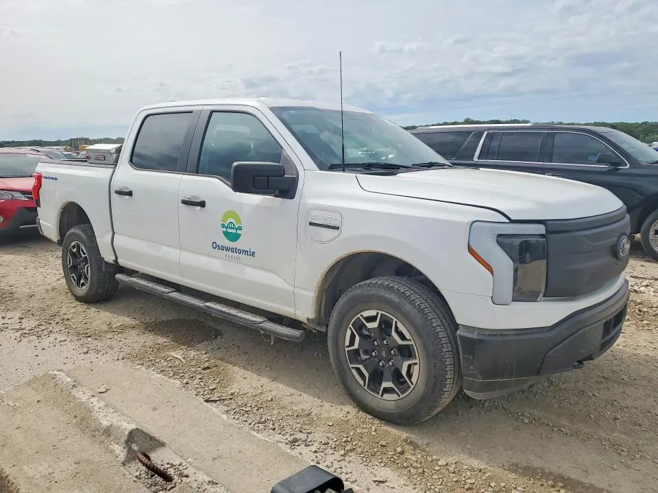 2023 FORD F150 LIGHTNING PRO  