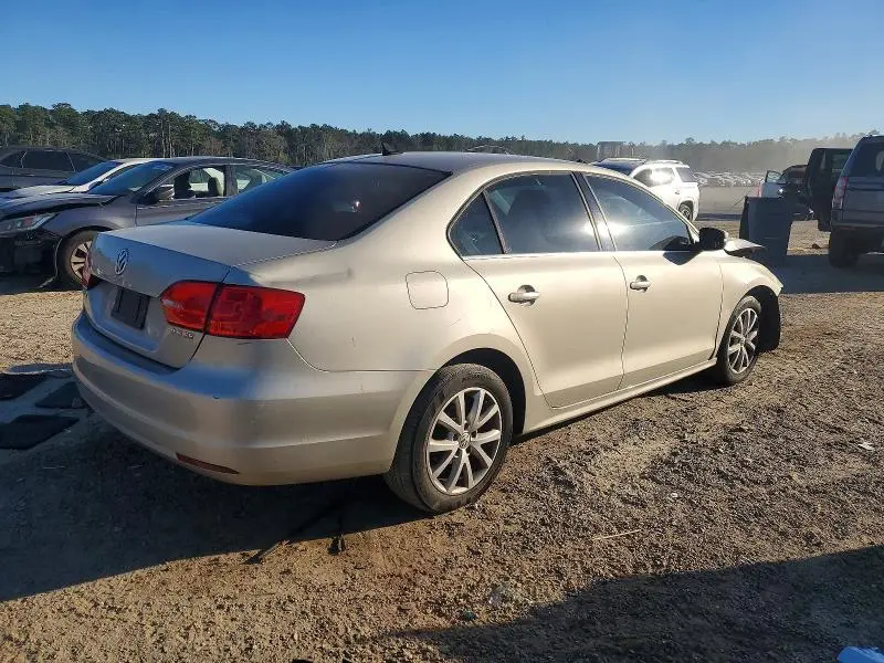 2013 VOLKSWAGEN JETTA SE  