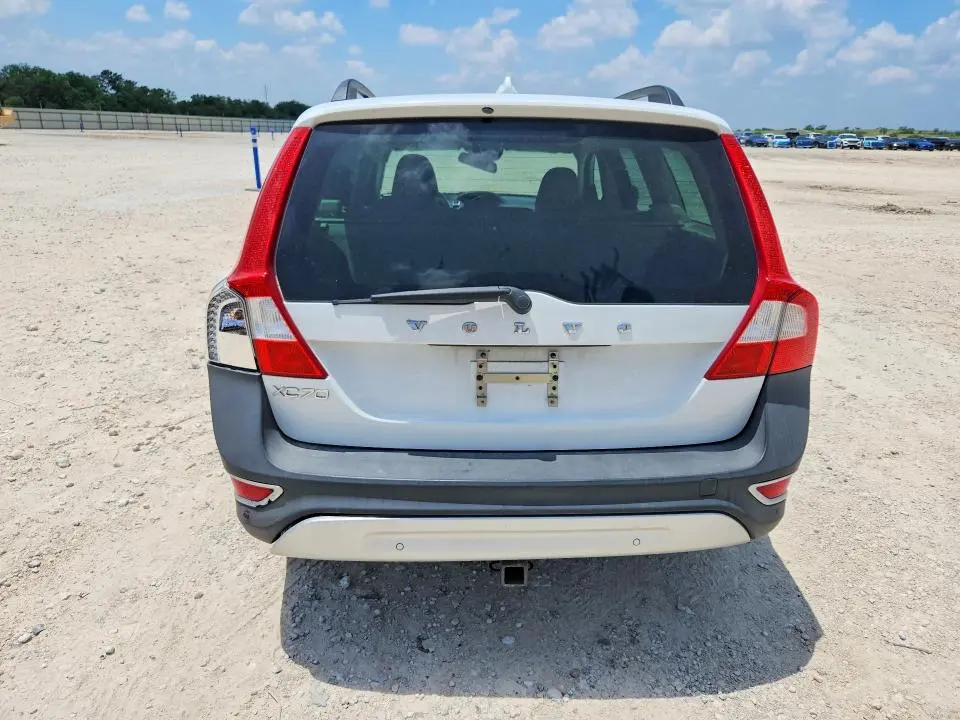 2012 VOLVO XC70 3.2  