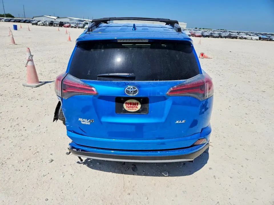2017 TOYOTA RAV4 XLE  